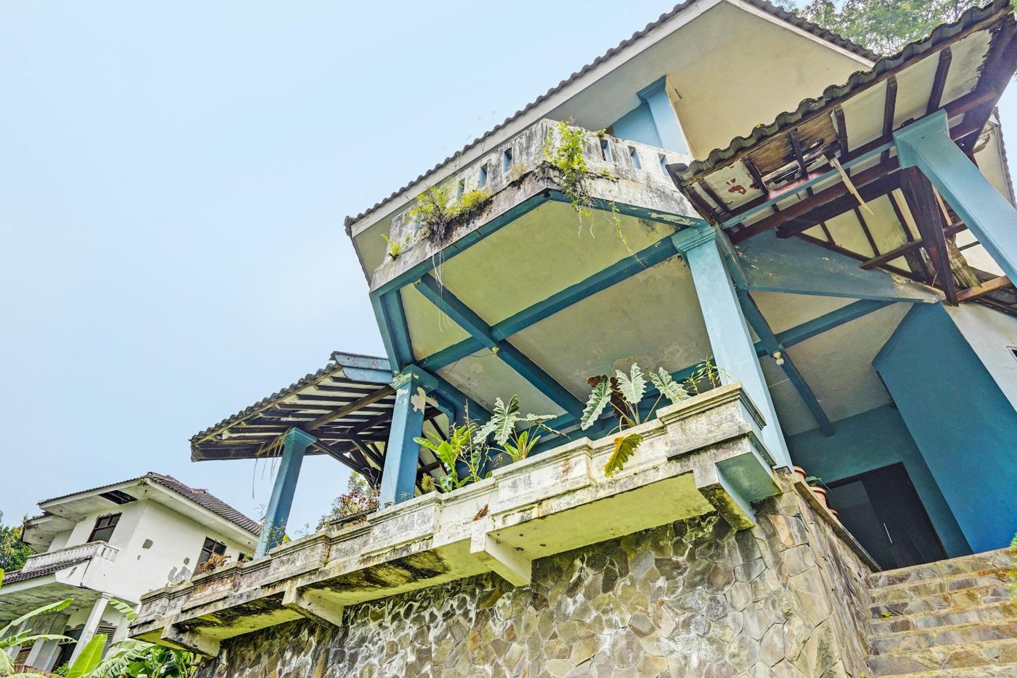 Spot On 92388 Villa Segi Delapan Prigen Ngoại thất bức ảnh