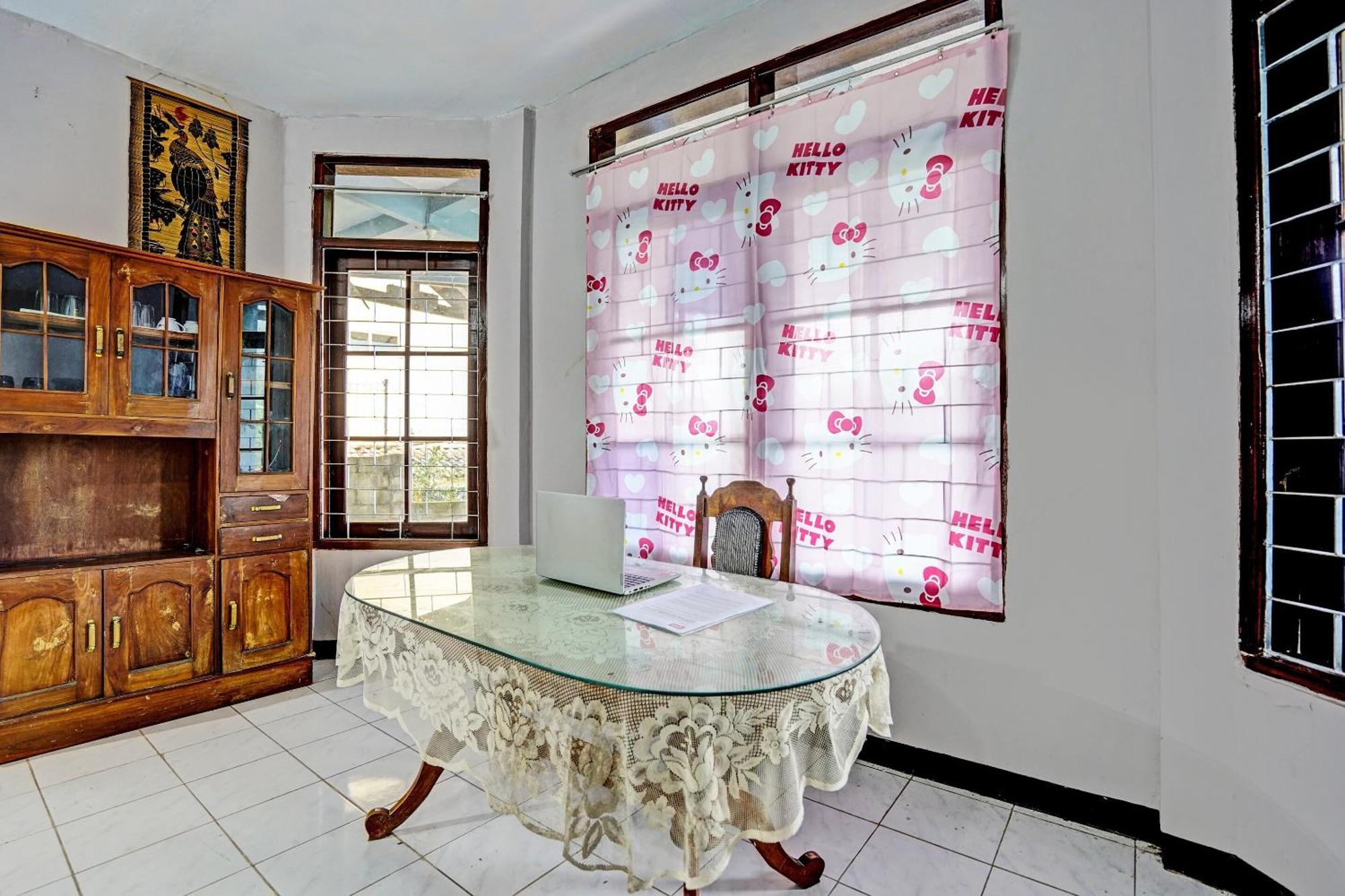 Spot On 92388 Villa Segi Delapan Prigen Ngoại thất bức ảnh