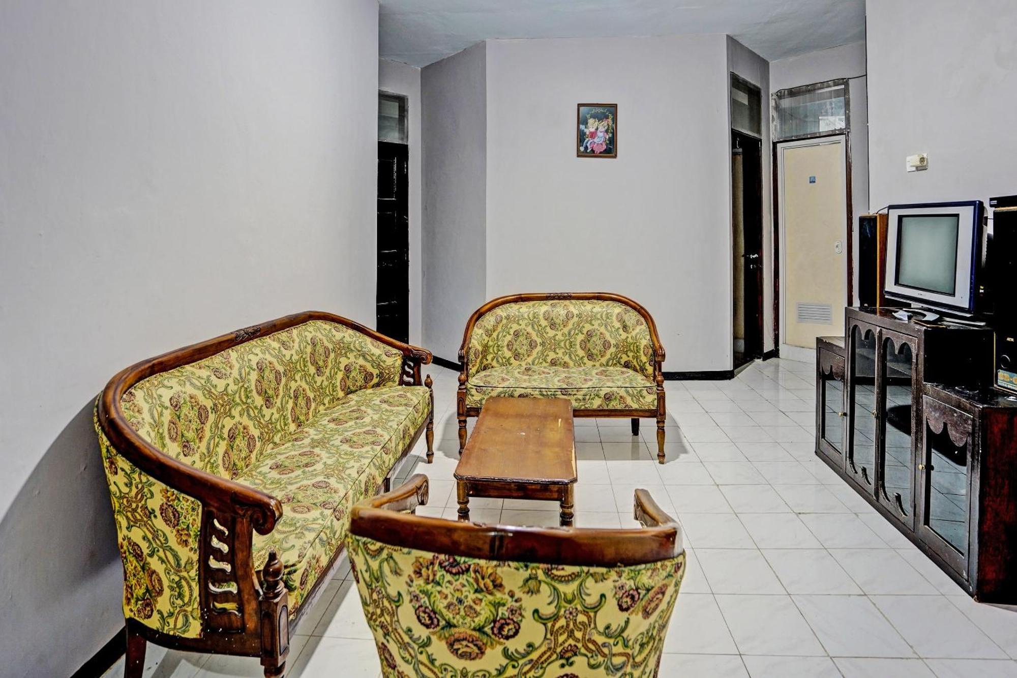 Spot On 92388 Villa Segi Delapan Prigen Ngoại thất bức ảnh