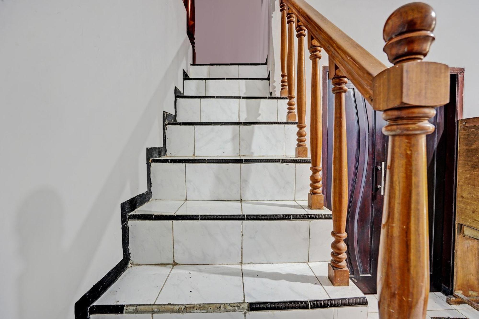 Spot On 92388 Villa Segi Delapan Prigen Ngoại thất bức ảnh