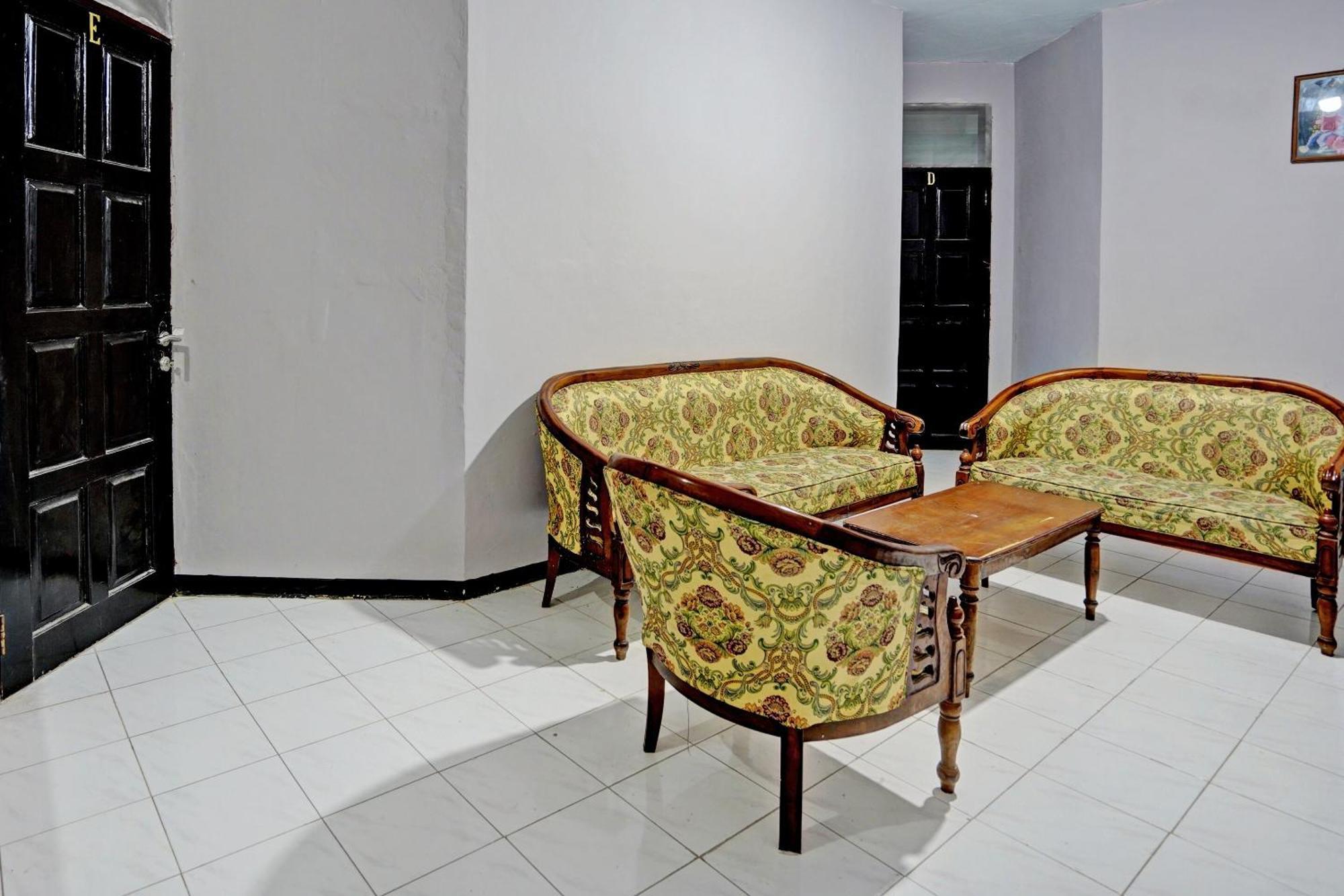 Spot On 92388 Villa Segi Delapan Prigen Ngoại thất bức ảnh
