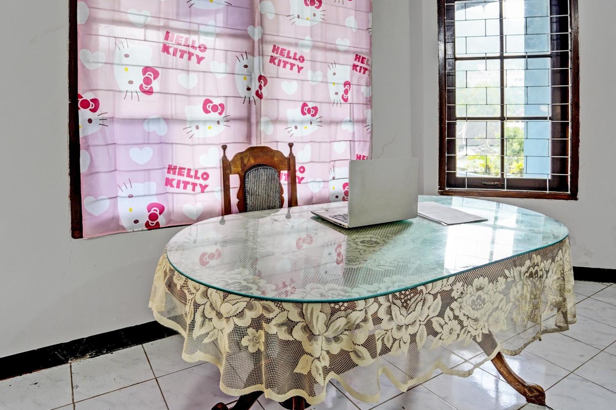 Spot On 92388 Villa Segi Delapan Prigen Ngoại thất bức ảnh